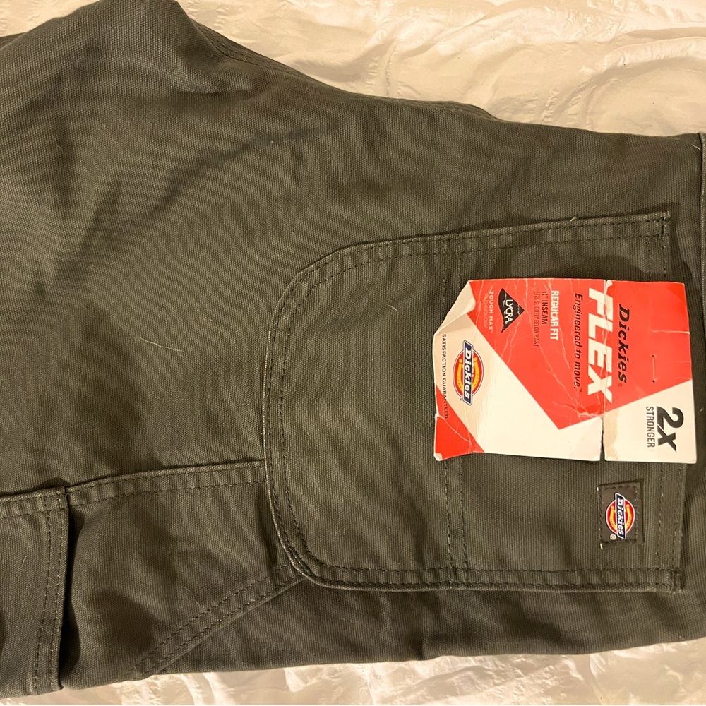 Dickies green shorts